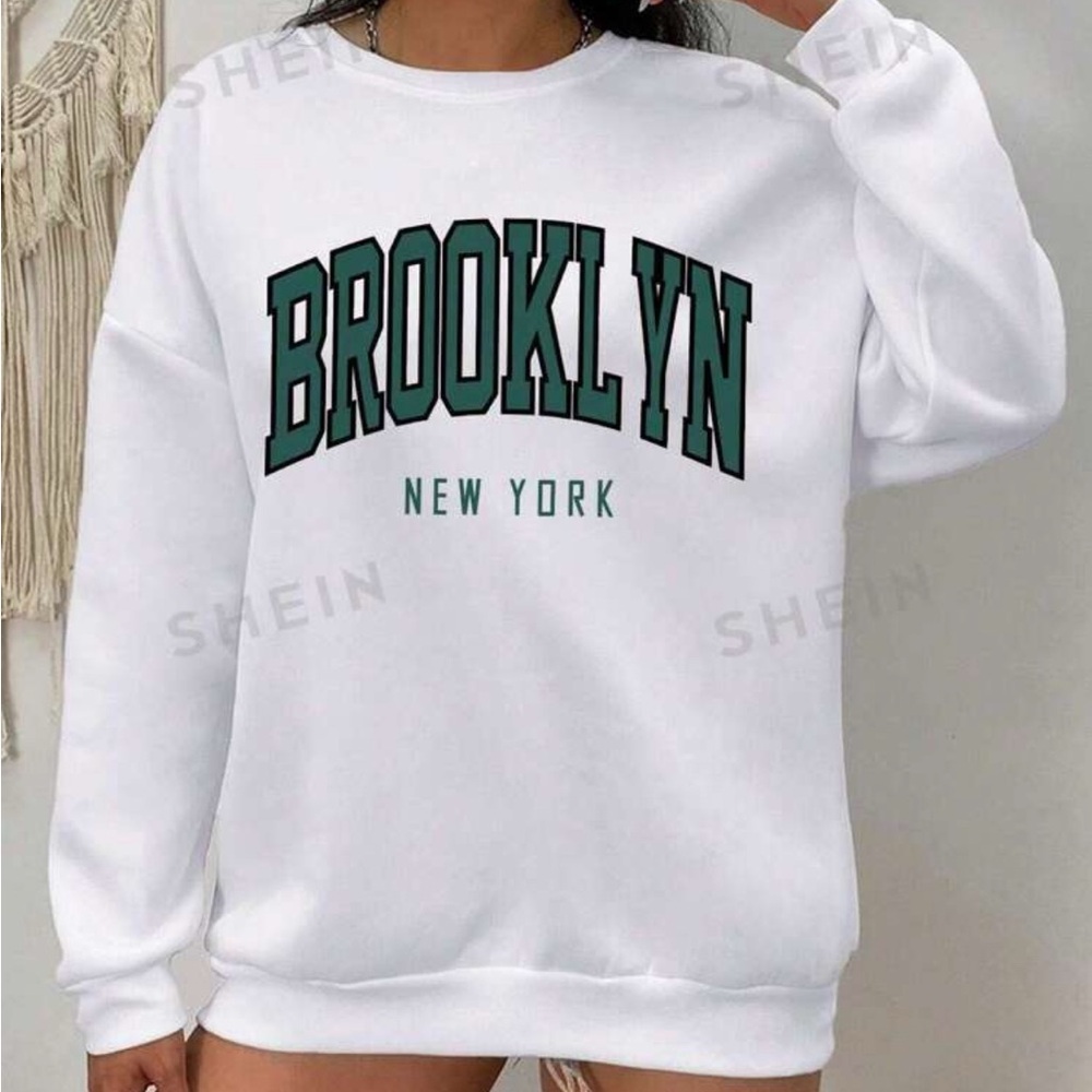 SHEIN EZwear Plus Letter Graphic
Thermal Lined Sweatshirt